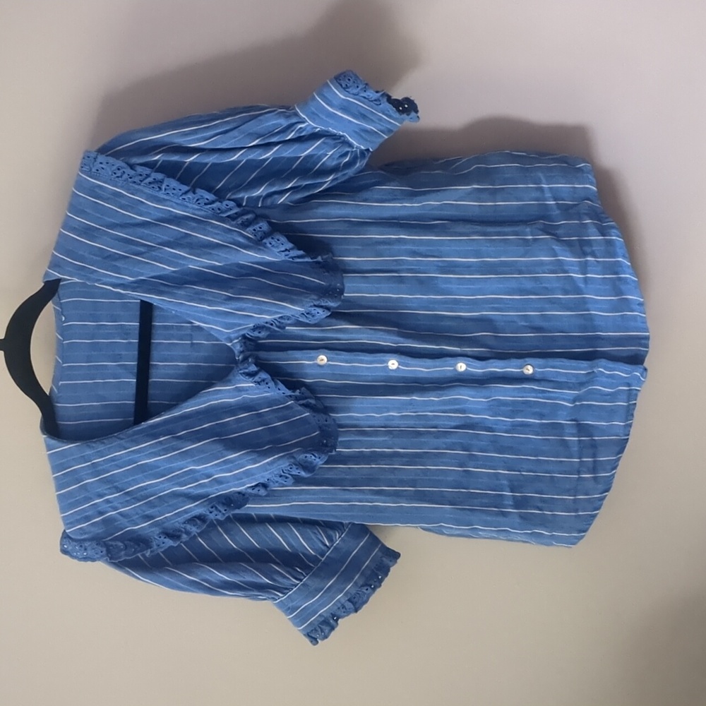 Linen ruffle blouse